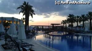 [P16] Seara la piscina resortului » foto by dangalateanul
 - 
<span class="allrVoted glyphicon glyphicon-heart hidden" id="av555513"></span>
<a class="m-l-10 hidden" id="sv555513" onclick="voting_Foto_DelVot(,555513,14245)" role="button">șterge vot <span class="glyphicon glyphicon-remove"></span></a>
<a id="v9555513" class=" c-red"  onclick="voting_Foto_SetVot(555513)" role="button"><span class="glyphicon glyphicon-heart-empty"></span> <b>LIKE</b> = Votează poza</a> <img class="hidden"  id="f555513W9" src="/imagini/loader.gif" border="0" /><span class="AjErrMes hidden" id="e555513ErM"></span>