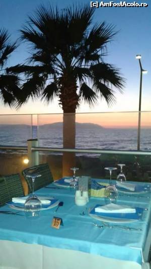 [P07] Seara la restaurantul pescaresc » foto by dangalateanul
 - 
<span class="allrVoted glyphicon glyphicon-heart hidden" id="av555504"></span>
<a class="m-l-10 hidden" id="sv555504" onclick="voting_Foto_DelVot(,555504,14245)" role="button">șterge vot <span class="glyphicon glyphicon-remove"></span></a>
<a id="v9555504" class=" c-red"  onclick="voting_Foto_SetVot(555504)" role="button"><span class="glyphicon glyphicon-heart-empty"></span> <b>LIKE</b> = Votează poza</a> <img class="hidden"  id="f555504W9" src="/imagini/loader.gif" border="0" /><span class="AjErrMes hidden" id="e555504ErM"></span>