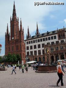 [P11] Schlossplatz-Primaria noua si biserica Marktkirche » foto by ciprian.dima
 - 
<span class="allrVoted glyphicon glyphicon-heart hidden" id="av424941"></span>
<a class="m-l-10 hidden" id="sv424941" onclick="voting_Foto_DelVot(,424941,14248)" role="button">șterge vot <span class="glyphicon glyphicon-remove"></span></a>
<a id="v9424941" class=" c-red"  onclick="voting_Foto_SetVot(424941)" role="button"><span class="glyphicon glyphicon-heart-empty"></span> <b>LIKE</b> = Votează poza</a> <img class="hidden"  id="f424941W9" src="/imagini/loader.gif" border="0" /><span class="AjErrMes hidden" id="e424941ErM"></span>
