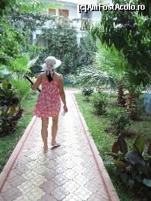 [P03] Alei cu vegetatie Hotel Dorian » foto by iulian.chiper
 - 
<span class="allrVoted glyphicon glyphicon-heart hidden" id="av425382"></span>
<a class="m-l-10 hidden" id="sv425382" onclick="voting_Foto_DelVot(,425382,14258)" role="button">șterge vot <span class="glyphicon glyphicon-remove"></span></a>
<a id="v9425382" class=" c-red"  onclick="voting_Foto_SetVot(425382)" role="button"><span class="glyphicon glyphicon-heart-empty"></span> <b>LIKE</b> = Votează poza</a> <img class="hidden"  id="f425382W9" src="/imagini/loader.gif" border="0" /><span class="AjErrMes hidden" id="e425382ErM"></span>