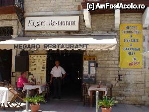 [P01] Intrarea în restaurant » foto by Silviu Lache
 - 
<span class="allrVoted glyphicon glyphicon-heart hidden" id="av425774"></span>
<a class="m-l-10 hidden" id="sv425774" onclick="voting_Foto_DelVot(,425774,14267)" role="button">șterge vot <span class="glyphicon glyphicon-remove"></span></a>
<a id="v9425774" class=" c-red"  onclick="voting_Foto_SetVot(425774)" role="button"><span class="glyphicon glyphicon-heart-empty"></span> <b>LIKE</b> = Votează poza</a> <img class="hidden"  id="f425774W9" src="/imagini/loader.gif" border="0" /><span class="AjErrMes hidden" id="e425774ErM"></span>