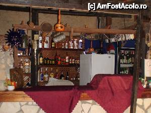 [P04] Barul restaurantului Megaro » foto by Silviu Lache
 - 
<span class="allrVoted glyphicon glyphicon-heart hidden" id="av425778"></span>
<a class="m-l-10 hidden" id="sv425778" onclick="voting_Foto_DelVot(,425778,14267)" role="button">șterge vot <span class="glyphicon glyphicon-remove"></span></a>
<a id="v9425778" class=" c-red"  onclick="voting_Foto_SetVot(425778)" role="button"><span class="glyphicon glyphicon-heart-empty"></span> <b>LIKE</b> = Votează poza</a> <img class="hidden"  id="f425778W9" src="/imagini/loader.gif" border="0" /><span class="AjErrMes hidden" id="e425778ErM"></span>