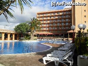 [P02] Hotel Luna Club piscina exterioara.  » foto by viorica purdel
 - 
<span class="allrVoted glyphicon glyphicon-heart hidden" id="av426784"></span>
<a class="m-l-10 hidden" id="sv426784" onclick="voting_Foto_DelVot(,426784,14279)" role="button">șterge vot <span class="glyphicon glyphicon-remove"></span></a>
<a id="v9426784" class=" c-red"  onclick="voting_Foto_SetVot(426784)" role="button"><span class="glyphicon glyphicon-heart-empty"></span> <b>LIKE</b> = Votează poza</a> <img class="hidden"  id="f426784W9" src="/imagini/loader.gif" border="0" /><span class="AjErrMes hidden" id="e426784ErM"></span>