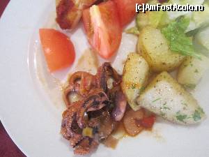 [P12] Caracatita -foarte gustoasa si frageda.  » foto by bica adriana
 - 
<span class="allrVoted glyphicon glyphicon-heart hidden" id="av570078"></span>
<a class="m-l-10 hidden" id="sv570078" onclick="voting_Foto_DelVot(,570078,14279)" role="button">șterge vot <span class="glyphicon glyphicon-remove"></span></a>
<a id="v9570078" class=" c-red"  onclick="voting_Foto_SetVot(570078)" role="button"><span class="glyphicon glyphicon-heart-empty"></span> <b>LIKE</b> = Votează poza</a> <img class="hidden"  id="f570078W9" src="/imagini/loader.gif" border="0" /><span class="AjErrMes hidden" id="e570078ErM"></span>