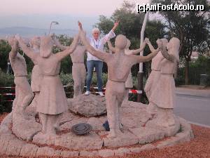 [P05] Monumentul de pe Montjuic, reprezinta dansatori de 'SARDANA'dansul traditional catalunez. Am intrat si eu in hora lor...  » foto by bica adriana
 - 
<span class="allrVoted glyphicon glyphicon-heart hidden" id="av570065"></span>
<a class="m-l-10 hidden" id="sv570065" onclick="voting_Foto_DelVot(,570065,14279)" role="button">șterge vot <span class="glyphicon glyphicon-remove"></span></a>
<a id="v9570065" class=" c-red"  onclick="voting_Foto_SetVot(570065)" role="button"><span class="glyphicon glyphicon-heart-empty"></span> <b>LIKE</b> = Votează poza</a> <img class="hidden"  id="f570065W9" src="/imagini/loader.gif" border="0" /><span class="AjErrMes hidden" id="e570065ErM"></span>