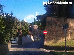 [P09] Castel Gandolfo / drumul spre castel » foto by eduardpetrut
 - 
<span class="allrVoted glyphicon glyphicon-heart hidden" id="av443689"></span>
<a class="m-l-10 hidden" id="sv443689" onclick="voting_Foto_DelVot(,443689,14290)" role="button">șterge vot <span class="glyphicon glyphicon-remove"></span></a>
<a id="v9443689" class=" c-red"  onclick="voting_Foto_SetVot(443689)" role="button"><span class="glyphicon glyphicon-heart-empty"></span> <b>LIKE</b> = Votează poza</a> <img class="hidden"  id="f443689W9" src="/imagini/loader.gif" border="0" /><span class="AjErrMes hidden" id="e443689ErM"></span>