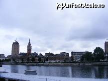 [P35] Dunkerque - vedere peste port » foto by makuy*
 - 
<span class="allrVoted glyphicon glyphicon-heart hidden" id="av428691"></span>
<a class="m-l-10 hidden" id="sv428691" onclick="voting_Foto_DelVot(,428691,14314)" role="button">șterge vot <span class="glyphicon glyphicon-remove"></span></a>
<a id="v9428691" class=" c-red"  onclick="voting_Foto_SetVot(428691)" role="button"><span class="glyphicon glyphicon-heart-empty"></span> <b>LIKE</b> = Votează poza</a> <img class="hidden"  id="f428691W9" src="/imagini/loader.gif" border="0" /><span class="AjErrMes hidden" id="e428691ErM"></span>