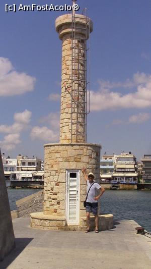 [P42] O amintire de neuitat. Subsemnatul langa celebrul Faros care strajuieste Peninsula Hersonissos. » foto by ovidiuyepi
 - 
<span class="allrVoted glyphicon glyphicon-heart hidden" id="av1165154"></span>
<a class="m-l-10 hidden" id="sv1165154" onclick="voting_Foto_DelVot(,1165154,14327)" role="button">șterge vot <span class="glyphicon glyphicon-remove"></span></a>
<a id="v91165154" class=" c-red"  onclick="voting_Foto_SetVot(1165154)" role="button"><span class="glyphicon glyphicon-heart-empty"></span> <b>LIKE</b> = Votează poza</a> <img class="hidden"  id="f1165154W9" src="/imagini/loader.gif" border="0" /><span class="AjErrMes hidden" id="e1165154ErM"></span>