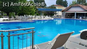 [P06] piscina si in spate se vede poolbarul » foto by Yolanda
 - 
<span class="allrVoted glyphicon glyphicon-heart hidden" id="av1393365"></span>
<a class="m-l-10 hidden" id="sv1393365" onclick="voting_Foto_DelVot(,1393365,14390)" role="button">șterge vot <span class="glyphicon glyphicon-remove"></span></a>
<a id="v91393365" class=" c-red"  onclick="voting_Foto_SetVot(1393365)" role="button"><span class="glyphicon glyphicon-heart-empty"></span> <b>LIKE</b> = Votează poza</a> <img class="hidden"  id="f1393365W9" src="/imagini/loader.gif" border="0" /><span class="AjErrMes hidden" id="e1393365ErM"></span>