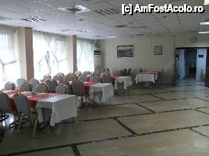 [P12] Sala de mese din interiorul hotelului » foto by bobyrodin
 - 
<span class="allrVoted glyphicon glyphicon-heart hidden" id="av431537"></span>
<a class="m-l-10 hidden" id="sv431537" onclick="voting_Foto_DelVot(,431537,14394)" role="button">șterge vot <span class="glyphicon glyphicon-remove"></span></a>
<a id="v9431537" class=" c-red"  onclick="voting_Foto_SetVot(431537)" role="button"><span class="glyphicon glyphicon-heart-empty"></span> <b>LIKE</b> = Votează poza</a> <img class="hidden"  id="f431537W9" src="/imagini/loader.gif" border="0" /><span class="AjErrMes hidden" id="e431537ErM"></span>