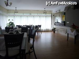 [P13] Cabana Perla Trascaului - restaurant » foto by turist.real
 - 
<span class="allrVoted glyphicon glyphicon-heart hidden" id="av431522"></span>
<a class="m-l-10 hidden" id="sv431522" onclick="voting_Foto_DelVot(,431522,14395)" role="button">șterge vot <span class="glyphicon glyphicon-remove"></span></a>
<a id="v9431522" class=" c-red"  onclick="voting_Foto_SetVot(431522)" role="button"><span class="glyphicon glyphicon-heart-empty"></span> <b>LIKE</b> = Votează poza</a> <img class="hidden"  id="f431522W9" src="/imagini/loader.gif" border="0" /><span class="AjErrMes hidden" id="e431522ErM"></span>