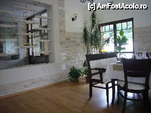 [P14] Cabana Perla Trascaului - restaurant » foto by turist.real
 - 
<span class="allrVoted glyphicon glyphicon-heart hidden" id="av431523"></span>
<a class="m-l-10 hidden" id="sv431523" onclick="voting_Foto_DelVot(,431523,14395)" role="button">șterge vot <span class="glyphicon glyphicon-remove"></span></a>
<a id="v9431523" class=" c-red"  onclick="voting_Foto_SetVot(431523)" role="button"><span class="glyphicon glyphicon-heart-empty"></span> <b>LIKE</b> = Votează poza</a> <img class="hidden"  id="f431523W9" src="/imagini/loader.gif" border="0" /><span class="AjErrMes hidden" id="e431523ErM"></span>