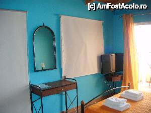 [P29] Camera Hotel Grand Nefeli » foto by Lil
 - 
<span class="allrVoted glyphicon glyphicon-heart hidden" id="av431939"></span>
<a class="m-l-10 hidden" id="sv431939" onclick="voting_Foto_DelVot(,431939,14400)" role="button">șterge vot <span class="glyphicon glyphicon-remove"></span></a>
<a id="v9431939" class=" c-red"  onclick="voting_Foto_SetVot(431939)" role="button"><span class="glyphicon glyphicon-heart-empty"></span> <b>LIKE</b> = Votează poza</a> <img class="hidden"  id="f431939W9" src="/imagini/loader.gif" border="0" /><span class="AjErrMes hidden" id="e431939ErM"></span>