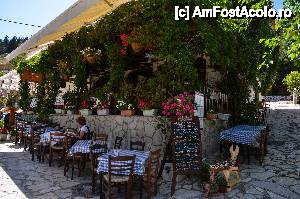 [P06] Aceasta este Taverna Possidon si indicatorul catre plaja » foto by Muffin2009*
 - 
<span class="allrVoted glyphicon glyphicon-heart hidden" id="av439802"></span>
<a class="m-l-10 hidden" id="sv439802" onclick="voting_Foto_DelVot(,439802,14442)" role="button">șterge vot <span class="glyphicon glyphicon-remove"></span></a>
<a id="v9439802" class=" c-red"  onclick="voting_Foto_SetVot(439802)" role="button"><span class="glyphicon glyphicon-heart-empty"></span> <b>LIKE</b> = Votează poza</a> <img class="hidden"  id="f439802W9" src="/imagini/loader.gif" border="0" /><span class="AjErrMes hidden" id="e439802ErM"></span>
