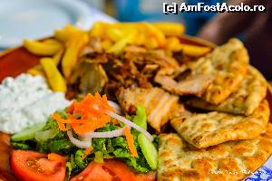 [P05] Special Gyros la taverna ,,To Steki' patronata de o familie amabila de vlahi.  » foto by Vlahos2003
 - 
<span class="allrVoted glyphicon glyphicon-heart hidden" id="av521503"></span>
<a class="m-l-10 hidden" id="sv521503" onclick="voting_Foto_DelVot(,521503,14442)" role="button">șterge vot <span class="glyphicon glyphicon-remove"></span></a>
<a id="v9521503" class=" c-red"  onclick="voting_Foto_SetVot(521503)" role="button"><span class="glyphicon glyphicon-heart-empty"></span> <b>LIKE</b> = Votează poza</a> <img class="hidden"  id="f521503W9" src="/imagini/loader.gif" border="0" /><span class="AjErrMes hidden" id="e521503ErM"></span>
