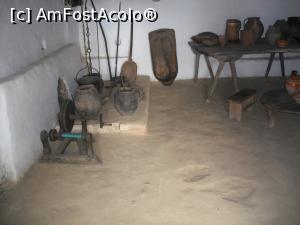 [P19] Cunia sau bucătăria. Diverse obiecte.  » foto by Zoazore
 - 
<span class="allrVoted glyphicon glyphicon-heart hidden" id="av912650"></span>
<a class="m-l-10 hidden" id="sv912650" onclick="voting_Foto_DelVot(,912650,14443)" role="button">șterge vot <span class="glyphicon glyphicon-remove"></span></a>
<a id="v9912650" class=" c-red"  onclick="voting_Foto_SetVot(912650)" role="button"><span class="glyphicon glyphicon-heart-empty"></span> <b>LIKE</b> = Votează poza</a> <img class="hidden"  id="f912650W9" src="/imagini/loader.gif" border="0" /><span class="AjErrMes hidden" id="e912650ErM"></span>