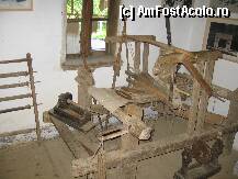 [P19] razboi de tesut autentic...la care mama lui brancusi le tesea hainele si covoarele/carpetele casei. » foto by mirelutza
 - 
<span class="allrVoted glyphicon glyphicon-heart hidden" id="av102592"></span>
<a class="m-l-10 hidden" id="sv102592" onclick="voting_Foto_DelVot(,102592,14443)" role="button">șterge vot <span class="glyphicon glyphicon-remove"></span></a>
<a id="v9102592" class=" c-red"  onclick="voting_Foto_SetVot(102592)" role="button"><span class="glyphicon glyphicon-heart-empty"></span> <b>LIKE</b> = Votează poza</a> <img class="hidden"  id="f102592W9" src="/imagini/loader.gif" border="0" /><span class="AjErrMes hidden" id="e102592ErM"></span>