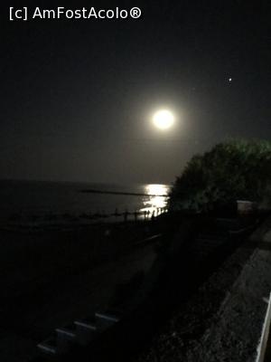 [P30] Sub clar de lună, pe faleza Eforie Sud » foto by krisstinna
 - 
<span class="allrVoted glyphicon glyphicon-heart hidden" id="av1175530"></span>
<a class="m-l-10 hidden" id="sv1175530" onclick="voting_Foto_DelVot(,1175530,14458)" role="button">șterge vot <span class="glyphicon glyphicon-remove"></span></a>
<a id="v91175530" class=" c-red"  onclick="voting_Foto_SetVot(1175530)" role="button"><span class="glyphicon glyphicon-heart-empty"></span> <b>LIKE</b> = Votează poza</a> <img class="hidden"  id="f1175530W9" src="/imagini/loader.gif" border="0" /><span class="AjErrMes hidden" id="e1175530ErM"></span>