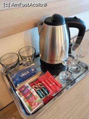 [P06] Cana fierbător și ceaiul/cafea solubilă. » foto by tata123 🔱
 - 
<span class="allrVoted glyphicon glyphicon-heart hidden" id="av1361962"></span>
<a class="m-l-10 hidden" id="sv1361962" onclick="voting_Foto_DelVot(,1361962,14467)" role="button">șterge vot <span class="glyphicon glyphicon-remove"></span></a>
<a id="v91361962" class=" c-red"  onclick="voting_Foto_SetVot(1361962)" role="button"><span class="glyphicon glyphicon-heart-empty"></span> <b>LIKE</b> = Votează poza</a> <img class="hidden"  id="f1361962W9" src="/imagini/loader.gif" border="0" /><span class="AjErrMes hidden" id="e1361962ErM"></span>