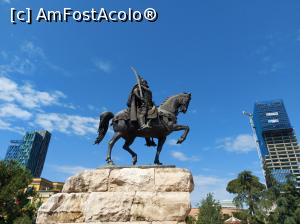 [P04] Statuia ecvestra a eroului national Skanderbeg » foto by raducondurache
 - 
<span class="allrVoted glyphicon glyphicon-heart hidden" id="av1367089"></span>
<a class="m-l-10 hidden" id="sv1367089" onclick="voting_Foto_DelVot(,1367089,14472)" role="button">șterge vot <span class="glyphicon glyphicon-remove"></span></a>
<a id="v91367089" class=" c-red"  onclick="voting_Foto_SetVot(1367089)" role="button"><span class="glyphicon glyphicon-heart-empty"></span> <b>LIKE</b> = Votează poza</a> <img class="hidden"  id="f1367089W9" src="/imagini/loader.gif" border="0" /><span class="AjErrMes hidden" id="e1367089ErM"></span>