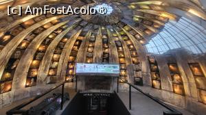 [P09] Fiind situat in apropierea Ministerului de Interne, buncarul era construit pentru a adaposti oficiali cu rang inalt din aceasta institutie, in caz de atac nuclear. Este conectat cu Ministerul de Interne, care la randul lui este conectat printr-un sistem de tunele la vilele prim-secretarului Partidului Muncitoresc din Albania, Enver Hodja si a premierului Mehmet Shehu. » foto by geani anto
 - 
<span class="allrVoted glyphicon glyphicon-heart hidden" id="av1531357"></span>
<a class="m-l-10 hidden" id="sv1531357" onclick="voting_Foto_DelVot(,1531357,14472)" role="button">șterge vot <span class="glyphicon glyphicon-remove"></span></a>
<a id="v91531357" class=" c-red"  onclick="voting_Foto_SetVot(1531357)" role="button"><span class="glyphicon glyphicon-heart-empty"></span> <b>LIKE</b> = Votează poza</a> <img class="hidden"  id="f1531357W9" src="/imagini/loader.gif" border="0" /><span class="AjErrMes hidden" id="e1531357ErM"></span>