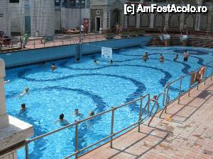 [P04] Gellert Spa-bazin exterior cu valuri » foto by holidaydreamer
 - 
<span class="allrVoted glyphicon glyphicon-heart hidden" id="av435381"></span>
<a class="m-l-10 hidden" id="sv435381" onclick="voting_Foto_DelVot(,435381,14480)" role="button">șterge vot <span class="glyphicon glyphicon-remove"></span></a>
<a id="v9435381" class=" c-red"  onclick="voting_Foto_SetVot(435381)" role="button"><span class="glyphicon glyphicon-heart-empty"></span> <b>LIKE</b> = Votează poza</a> <img class="hidden"  id="f435381W9" src="/imagini/loader.gif" border="0" /><span class="AjErrMes hidden" id="e435381ErM"></span>