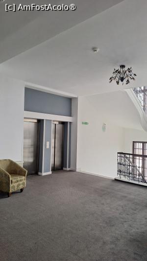[P10] Palace Hotel, zona lifturilor,la etaj » foto by sunflower
 - 
<span class="allrVoted glyphicon glyphicon-heart hidden" id="av1418645"></span>
<a class="m-l-10 hidden" id="sv1418645" onclick="voting_Foto_DelVot(,1418645,14481)" role="button">șterge vot <span class="glyphicon glyphicon-remove"></span></a>
<a id="v91418645" class=" c-red"  onclick="voting_Foto_SetVot(1418645)" role="button"><span class="glyphicon glyphicon-heart-empty"></span> <b>LIKE</b> = Votează poza</a> <img class="hidden"  id="f1418645W9" src="/imagini/loader.gif" border="0" /><span class="AjErrMes hidden" id="e1418645ErM"></span>