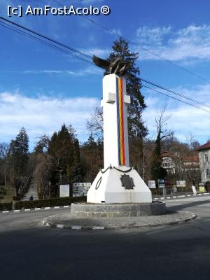 [P25] Monument din centrul statiuni » foto by olteanul2010
 - 
<span class="allrVoted glyphicon glyphicon-heart hidden" id="av1143680"></span>
<a class="m-l-10 hidden" id="sv1143680" onclick="voting_Foto_DelVot(,1143680,14481)" role="button">șterge vot <span class="glyphicon glyphicon-remove"></span></a>
<a id="v91143680" class=" c-red"  onclick="voting_Foto_SetVot(1143680)" role="button"><span class="glyphicon glyphicon-heart-empty"></span> <b>LIKE</b> = Votează poza</a> <img class="hidden"  id="f1143680W9" src="/imagini/loader.gif" border="0" /><span class="AjErrMes hidden" id="e1143680ErM"></span>