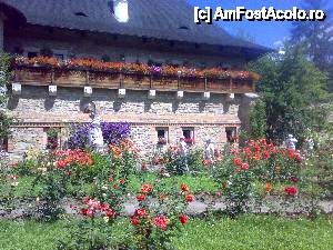 [P09] Superbele gradini de flori din Bucovina, la rugaciunea manastirii!  » foto by danette*
 - 
<span class="allrVoted glyphicon glyphicon-heart hidden" id="av460908"></span>
<a class="m-l-10 hidden" id="sv460908" onclick="voting_Foto_DelVot(,460908,14486)" role="button">șterge vot <span class="glyphicon glyphicon-remove"></span></a>
<a id="v9460908" class=" c-red"  onclick="voting_Foto_SetVot(460908)" role="button"><span class="glyphicon glyphicon-heart-empty"></span> <b>LIKE</b> = Votează poza</a> <img class="hidden"  id="f460908W9" src="/imagini/loader.gif" border="0" /><span class="AjErrMes hidden" id="e460908ErM"></span>
