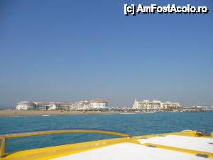 [P19] SEA WORLD RESORT văzut din larg (cel din stânga)  » foto by marian.dascalu
 - 
<span class="allrVoted glyphicon glyphicon-heart hidden" id="av435911"></span>
<a class="m-l-10 hidden" id="sv435911" onclick="voting_Foto_DelVot(,435911,14487)" role="button">șterge vot <span class="glyphicon glyphicon-remove"></span></a>
<a id="v9435911" class=" c-red"  onclick="voting_Foto_SetVot(435911)" role="button"><span class="glyphicon glyphicon-heart-empty"></span> <b>LIKE</b> = Votează poza</a> <img class="hidden"  id="f435911W9" src="/imagini/loader.gif" border="0" /><span class="AjErrMes hidden" id="e435911ErM"></span>