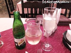 [P16] Vin la carafa, Karnobat, foarte bun » foto by georgel
 - 
<span class="allrVoted glyphicon glyphicon-heart hidden" id="av620051"></span>
<a class="m-l-10 hidden" id="sv620051" onclick="voting_Foto_DelVot(,620051,14493)" role="button">șterge vot <span class="glyphicon glyphicon-remove"></span></a>
<a id="v9620051" class=" c-red"  onclick="voting_Foto_SetVot(620051)" role="button"><span class="glyphicon glyphicon-heart-empty"></span> <b>LIKE</b> = Votează poza</a> <img class="hidden"  id="f620051W9" src="/imagini/loader.gif" border="0" /><span class="AjErrMes hidden" id="e620051ErM"></span>