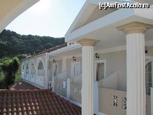 [P08] vedere de pe balcon spre stanga hotelului » foto by mulinita
 - 
<span class="allrVoted glyphicon glyphicon-heart hidden" id="av667204"></span>
<a class="m-l-10 hidden" id="sv667204" onclick="voting_Foto_DelVot(,667204,14510)" role="button">șterge vot <span class="glyphicon glyphicon-remove"></span></a>
<a id="v9667204" class=" c-red"  onclick="voting_Foto_SetVot(667204)" role="button"><span class="glyphicon glyphicon-heart-empty"></span> <b>LIKE</b> = Votează poza</a> <img class="hidden"  id="f667204W9" src="/imagini/loader.gif" border="0" /><span class="AjErrMes hidden" id="e667204ErM"></span>