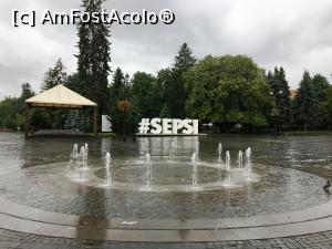 [P25] Fântână arteziană din Piața Libertății » foto by AZE
 - 
<span class="allrVoted glyphicon glyphicon-heart hidden" id="av1330202"></span>
<a class="m-l-10 hidden" id="sv1330202" onclick="voting_Foto_DelVot(,1330202,14513)" role="button">șterge vot <span class="glyphicon glyphicon-remove"></span></a>
<a id="v91330202" class=" c-red"  onclick="voting_Foto_SetVot(1330202)" role="button"><span class="glyphicon glyphicon-heart-empty"></span> <b>LIKE</b> = Votează poza</a> <img class="hidden"  id="f1330202W9" src="/imagini/loader.gif" border="0" /><span class="AjErrMes hidden" id="e1330202ErM"></span>