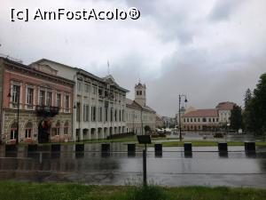 [P36] Piața Libertății în ploaie » foto by AZE
 - 
<span class="allrVoted glyphicon glyphicon-heart hidden" id="av1330213"></span>
<a class="m-l-10 hidden" id="sv1330213" onclick="voting_Foto_DelVot(,1330213,14513)" role="button">șterge vot <span class="glyphicon glyphicon-remove"></span></a>
<a id="v91330213" class=" c-red"  onclick="voting_Foto_SetVot(1330213)" role="button"><span class="glyphicon glyphicon-heart-empty"></span> <b>LIKE</b> = Votează poza</a> <img class="hidden"  id="f1330213W9" src="/imagini/loader.gif" border="0" /><span class="AjErrMes hidden" id="e1330213ErM"></span>