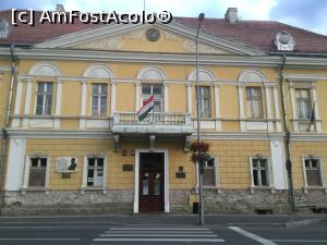 [P29] Sf&acirc;ntu Gheorghe - Biblioteca "Bod Peter" si Institutul cultural al Ungariei » foto by mishu
 - 
<span class="allrVoted glyphicon glyphicon-heart hidden" id="av1186077"></span>
<a class="m-l-10 hidden" id="sv1186077" onclick="voting_Foto_DelVot(,1186077,14513)" role="button">șterge vot <span class="glyphicon glyphicon-remove"></span></a>
<a id="v91186077" class=" c-red"  onclick="voting_Foto_SetVot(1186077)" role="button"><span class="glyphicon glyphicon-heart-empty"></span> <b>LIKE</b> = Votează poza</a> <img class="hidden"  id="f1186077W9" src="/imagini/loader.gif" border="0" /><span class="AjErrMes hidden" id="e1186077ErM"></span>