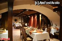 [P20] Restaurantul Pivniţa Sf. Gheorghe. Interior. » foto by Costi
 - 
<span class="allrVoted glyphicon glyphicon-heart hidden" id="av308513"></span>
<a class="m-l-10 hidden" id="sv308513" onclick="voting_Foto_DelVot(,308513,14513)" role="button">șterge vot <span class="glyphicon glyphicon-remove"></span></a>
<a id="v9308513" class=" c-red"  onclick="voting_Foto_SetVot(308513)" role="button"><span class="glyphicon glyphicon-heart-empty"></span> <b>LIKE</b> = Votează poza</a> <img class="hidden"  id="f308513W9" src="/imagini/loader.gif" border="0" /><span class="AjErrMes hidden" id="e308513ErM"></span>