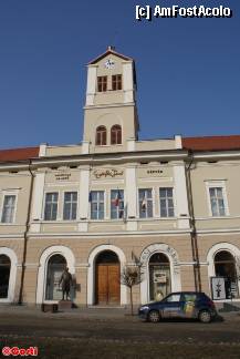 [P27] Galeria de Artă 'Gyárfás Jenő', secţie a Muzeului Naţional Secuiesc. În faţă, statuia lui Gyárfás Jenő, scriitor, pictor şi artist grafic din Sfântu Gheorghe. » foto by Costi
 - 
<span class="allrVoted glyphicon glyphicon-heart hidden" id="av308520"></span>
<a class="m-l-10 hidden" id="sv308520" onclick="voting_Foto_DelVot(,308520,14513)" role="button">șterge vot <span class="glyphicon glyphicon-remove"></span></a>
<a id="v9308520" class=" c-red"  onclick="voting_Foto_SetVot(308520)" role="button"><span class="glyphicon glyphicon-heart-empty"></span> <b>LIKE</b> = Votează poza</a> <img class="hidden"  id="f308520W9" src="/imagini/loader.gif" border="0" /><span class="AjErrMes hidden" id="e308520ErM"></span>