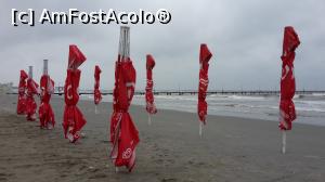 [P15] Mamaia - gata plecam acasa.  » foto by Nicu
 - 
<span class="allrVoted glyphicon glyphicon-heart hidden" id="av798732"></span>
<a class="m-l-10 hidden" id="sv798732" onclick="voting_Foto_DelVot(,798732,14525)" role="button">șterge vot <span class="glyphicon glyphicon-remove"></span></a>
<a id="v9798732" class=" c-red"  onclick="voting_Foto_SetVot(798732)" role="button"><span class="glyphicon glyphicon-heart-empty"></span> <b>LIKE</b> = Votează poza</a> <img class="hidden"  id="f798732W9" src="/imagini/loader.gif" border="0" /><span class="AjErrMes hidden" id="e798732ErM"></span>