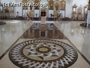 [P33] Mănăstirea ”Sfinții Ierarhi Nicolae și Bretanion” - fotografie din interiorul bisericii.  » foto by Floryn81
 - 
<span class="allrVoted glyphicon glyphicon-heart hidden" id="av753322"></span>
<a class="m-l-10 hidden" id="sv753322" onclick="voting_Foto_DelVot(,753322,14525)" role="button">șterge vot <span class="glyphicon glyphicon-remove"></span></a>
<a id="v9753322" class=" c-red"  onclick="voting_Foto_SetVot(753322)" role="button"><span class="glyphicon glyphicon-heart-empty"></span> <b>LIKE</b> = Votează poza</a> <img class="hidden"  id="f753322W9" src="/imagini/loader.gif" border="0" /><span class="AjErrMes hidden" id="e753322ErM"></span>