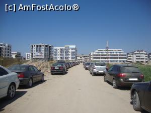 [P04] Începând cu această fotografie, voi încărca pozele în ordine cronologică pentru a ilustra ceea ce am făcut noi în weekend-ul petrecut la mare. Am ajuns în Mamaia Nord şi am parcat maşina pe marginea drumului prăfuit, aproape de plajă.  » foto by Floryn81
 - 
<span class="allrVoted glyphicon glyphicon-heart hidden" id="av880691"></span>
<a class="m-l-10 hidden" id="sv880691" onclick="voting_Foto_DelVot(,880691,14525)" role="button">șterge vot <span class="glyphicon glyphicon-remove"></span></a>
<a id="v9880691" class=" c-red"  onclick="voting_Foto_SetVot(880691)" role="button"><span class="glyphicon glyphicon-heart-empty"></span> <b>LIKE</b> = Votează poza</a> <img class="hidden"  id="f880691W9" src="/imagini/loader.gif" border="0" /><span class="AjErrMes hidden" id="e880691ErM"></span>