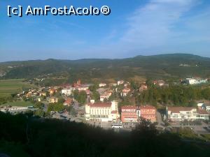 [P01] Buzet - partea noua a orasului, cu hotelul Fontana in centrul imaginii (cladirea galbena)  » foto by calator2000
 - 
<span class="allrVoted glyphicon glyphicon-heart hidden" id="av786775"></span>
<a class="m-l-10 hidden" id="sv786775" onclick="voting_Foto_DelVot(,786775,14567)" role="button">șterge vot <span class="glyphicon glyphicon-remove"></span></a>
<a id="v9786775" class=" c-red"  onclick="voting_Foto_SetVot(786775)" role="button"><span class="glyphicon glyphicon-heart-empty"></span> <b>LIKE</b> = Votează poza</a> <img class="hidden"  id="f786775W9" src="/imagini/loader.gif" border="0" /><span class="AjErrMes hidden" id="e786775ErM"></span>