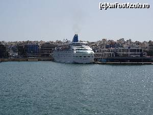 [P03] Vedere spre portul Pireu de la bordul feribotului » foto by mariana.olaru
 - 
<span class="allrVoted glyphicon glyphicon-heart hidden" id="av688096"></span>
<a class="m-l-10 hidden" id="sv688096" onclick="voting_Foto_DelVot(,688096,14569)" role="button">șterge vot <span class="glyphicon glyphicon-remove"></span></a>
<a id="v9688096" class=" c-red"  onclick="voting_Foto_SetVot(688096)" role="button"><span class="glyphicon glyphicon-heart-empty"></span> <b>LIKE</b> = Votează poza</a> <img class="hidden"  id="f688096W9" src="/imagini/loader.gif" border="0" /><span class="AjErrMes hidden" id="e688096ErM"></span>