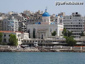 [P04] Vedre de la bordul feribotului spre Biserica Sfântul Nicolae din portul Pireu » foto by mariana.olaru
 - 
<span class="allrVoted glyphicon glyphicon-heart hidden" id="av688097"></span>
<a class="m-l-10 hidden" id="sv688097" onclick="voting_Foto_DelVot(,688097,14569)" role="button">șterge vot <span class="glyphicon glyphicon-remove"></span></a>
<a id="v9688097" class=" c-red"  onclick="voting_Foto_SetVot(688097)" role="button"><span class="glyphicon glyphicon-heart-empty"></span> <b>LIKE</b> = Votează poza</a> <img class="hidden"  id="f688097W9" src="/imagini/loader.gif" border="0" /><span class="AjErrMes hidden" id="e688097ErM"></span>