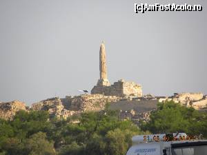 [P94] Eghina Town: vedere spre situl arheologic Templul lui Apollo. Se zărește KOLONA, singura coloană rămasă în picioare » foto by mariana.olaru
 - 
<span class="allrVoted glyphicon glyphicon-heart hidden" id="av688187"></span>
<a class="m-l-10 hidden" id="sv688187" onclick="voting_Foto_DelVot(,688187,14569)" role="button">șterge vot <span class="glyphicon glyphicon-remove"></span></a>
<a id="v9688187" class=" c-red"  onclick="voting_Foto_SetVot(688187)" role="button"><span class="glyphicon glyphicon-heart-empty"></span> <b>LIKE</b> = Votează poza</a> <img class="hidden"  id="f688187W9" src="/imagini/loader.gif" border="0" /><span class="AjErrMes hidden" id="e688187ErM"></span>