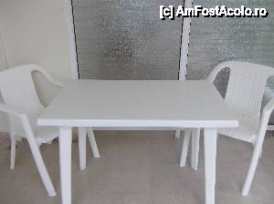 [P08] Masa cu scaune de pe balcon!  » foto by peche
 - 
<span class="allrVoted glyphicon glyphicon-heart hidden" id="av439283"></span>
<a class="m-l-10 hidden" id="sv439283" onclick="voting_Foto_DelVot(,439283,14593)" role="button">șterge vot <span class="glyphicon glyphicon-remove"></span></a>
<a id="v9439283" class=" c-red"  onclick="voting_Foto_SetVot(439283)" role="button"><span class="glyphicon glyphicon-heart-empty"></span> <b>LIKE</b> = Votează poza</a> <img class="hidden"  id="f439283W9" src="/imagini/loader.gif" border="0" /><span class="AjErrMes hidden" id="e439283ErM"></span>