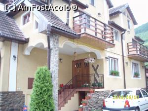 [P04] Pensiunea Casa Loloiu - ultimul balcon din dreapta a fost al nostru » foto by puiutea
 - 
<span class="allrVoted glyphicon glyphicon-heart hidden" id="av751888"></span>
<a class="m-l-10 hidden" id="sv751888" onclick="voting_Foto_DelVot(,751888,14595)" role="button">șterge vot <span class="glyphicon glyphicon-remove"></span></a>
<a id="v9751888" class=" c-red"  onclick="voting_Foto_SetVot(751888)" role="button"><span class="glyphicon glyphicon-heart-empty"></span> <b>LIKE</b> = Votează poza</a> <img class="hidden"  id="f751888W9" src="/imagini/loader.gif" border="0" /><span class="AjErrMes hidden" id="e751888ErM"></span>