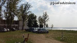 [P11] Hotel Voila, Mamaia - o altă parte a parcării improvizate » foto by nicole33
 - 
<span class="allrVoted glyphicon glyphicon-heart hidden" id="av667970"></span>
<a class="m-l-10 hidden" id="sv667970" onclick="voting_Foto_DelVot(,667970,14599)" role="button">șterge vot <span class="glyphicon glyphicon-remove"></span></a>
<a id="v9667970" class=" c-red"  onclick="voting_Foto_SetVot(667970)" role="button"><span class="glyphicon glyphicon-heart-empty"></span> <b>LIKE</b> = Votează poza</a> <img class="hidden"  id="f667970W9" src="/imagini/loader.gif" border="0" /><span class="AjErrMes hidden" id="e667970ErM"></span>