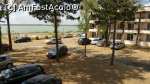 [P12] Hotel Voila Mamaia 2016 - vedere din balcon. 'Parcarea' şi lacul » foto by nicole33
 - 
<span class="allrVoted glyphicon glyphicon-heart hidden" id="av810649"></span>
<a class="m-l-10 hidden" id="sv810649" onclick="voting_Foto_DelVot(,810649,14599)" role="button">șterge vot <span class="glyphicon glyphicon-remove"></span></a>
<a id="v9810649" class=" c-red"  onclick="voting_Foto_SetVot(810649)" role="button"><span class="glyphicon glyphicon-heart-empty"></span> <b>LIKE</b> = Votează poza</a> <img class="hidden"  id="f810649W9" src="/imagini/loader.gif" border="0" /><span class="AjErrMes hidden" id="e810649ErM"></span>