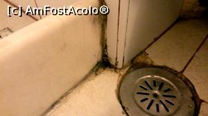 [P01] Asa arata o cabina de duș la Hotel Voila Mamaia » foto by jordanezul
 - 
<span class="allrVoted glyphicon glyphicon-heart hidden" id="av748339"></span>
<a class="m-l-10 hidden" id="sv748339" onclick="voting_Foto_DelVot(,748339,14599)" role="button">șterge vot <span class="glyphicon glyphicon-remove"></span></a>
<a id="v9748339" class=" c-red"  onclick="voting_Foto_SetVot(748339)" role="button"><span class="glyphicon glyphicon-heart-empty"></span> <b>LIKE</b> = Votează poza</a> <img class="hidden"  id="f748339W9" src="/imagini/loader.gif" border="0" /><span class="AjErrMes hidden" id="e748339ErM"></span>
