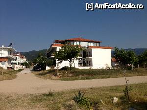 [P11] Hotelul văzut dinspre plajă, ar mai trebui lucrat un pic la amenajările peisagistice...  » foto by Nasshu
 - 
<span class="allrVoted glyphicon glyphicon-heart hidden" id="av439758"></span>
<a class="m-l-10 hidden" id="sv439758" onclick="voting_Foto_DelVot(,439758,14613)" role="button">șterge vot <span class="glyphicon glyphicon-remove"></span></a>
<a id="v9439758" class=" c-red"  onclick="voting_Foto_SetVot(439758)" role="button"><span class="glyphicon glyphicon-heart-empty"></span> <b>LIKE</b> = Votează poza</a> <img class="hidden"  id="f439758W9" src="/imagini/loader.gif" border="0" /><span class="AjErrMes hidden" id="e439758ErM"></span>